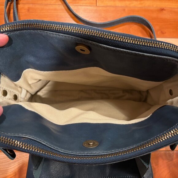 Minooy The Bali Three-Layer Leather Crossbody Shoulder Bag - Picture 9 of 14